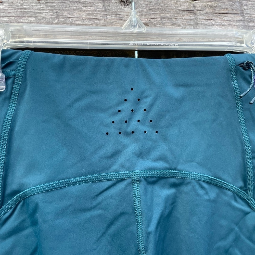 All in Motion by Target Teal Blue Cropped Leg Work Out Leggings - Picture 3 of 11